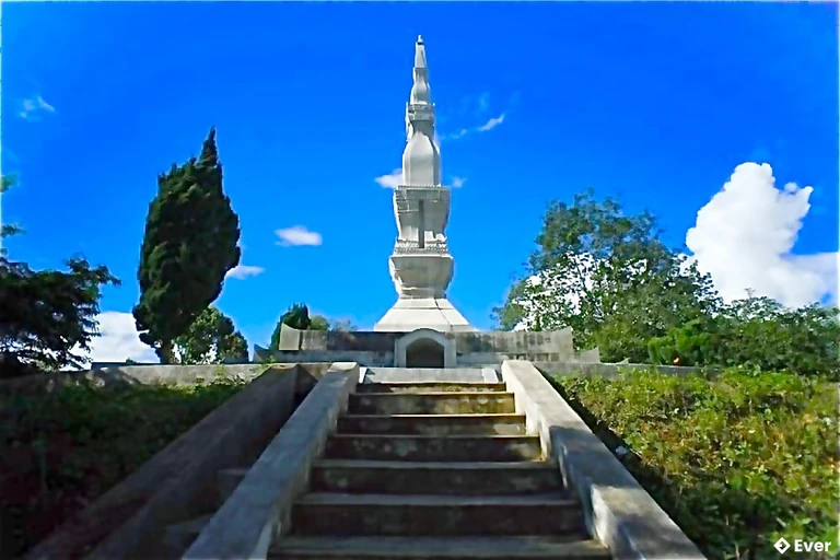 Tháp cổ Mường Và