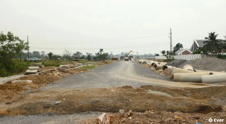 Thi công dự án xây dựng tuyến đường Tây Sầm Sơn 5 (đoạn từ Đại lộ Nam sông Mã đến Quốc lộ 47)