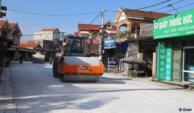 Thi công nâng cấp, cải tạo đường giao thông ở xã Đức Hợp