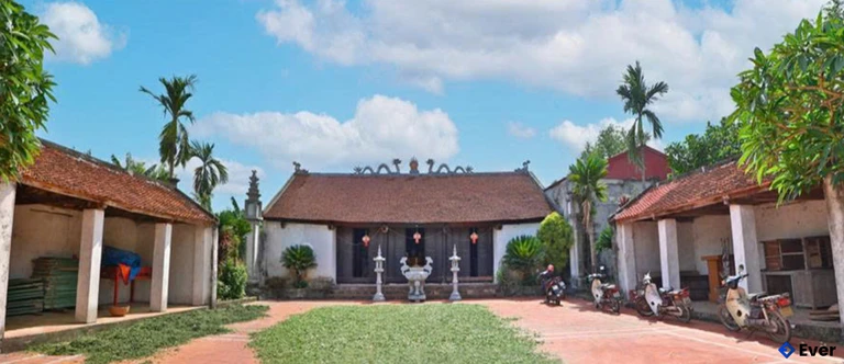 Toàn cảnh đình Dương Trạch