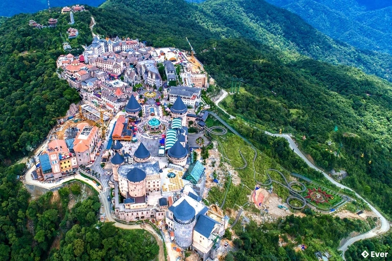 Toàn cảnh khu du lịch Bà Nà Hills