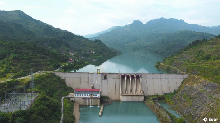 Toàn cảnh nhà máy thủy điện tại xã Bắc Hà