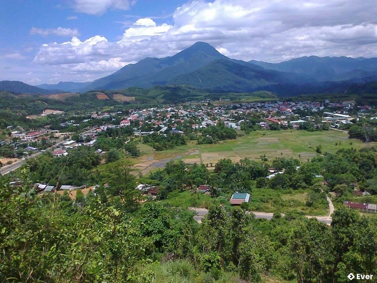 Toàn cảnh thị trấn Khâm Đức