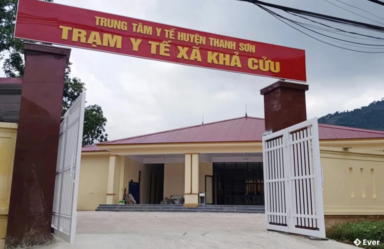 Trạm y tế xã Khả Cửu mới được hoàn thiện đáp ứng cơ bản việc chăm sóc sức khỏe ban đầu cho Nhân dân.