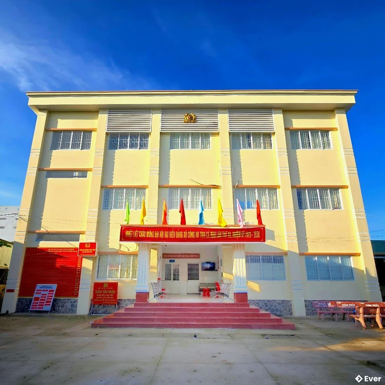 Trụ sở công an phường Láng Tròn