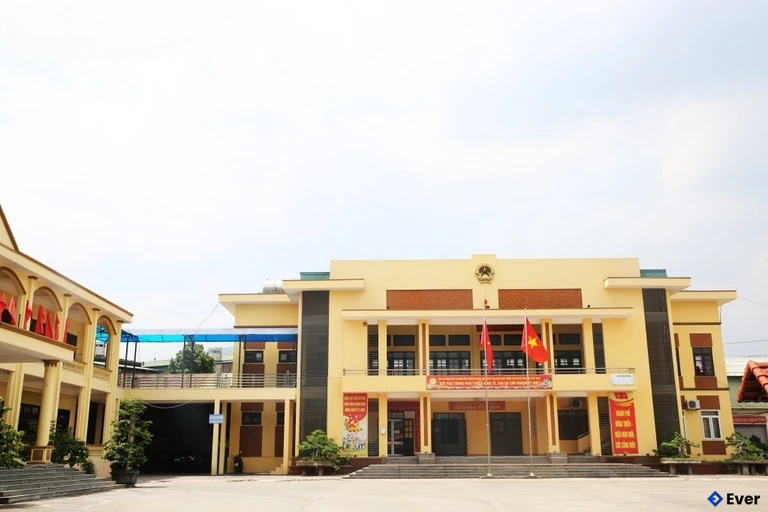 Trụ sở hành chính phường Hoàng Quế