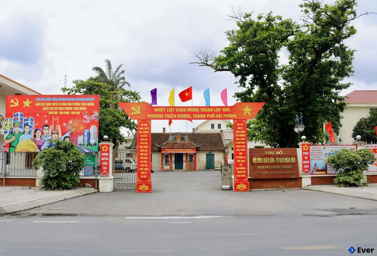 Trụ sở hành chính phường Thiên Hương