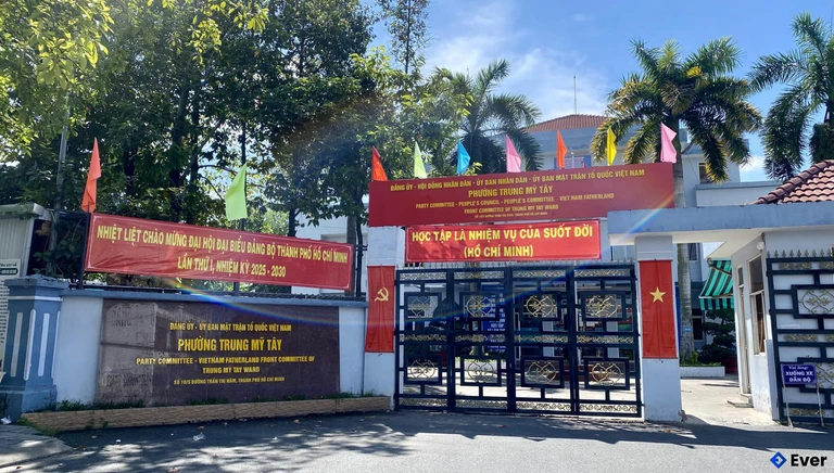 Trụ sở hành chính phường Trung Mỹ Tây