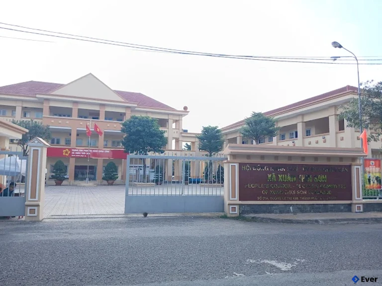 Trụ sở hành chính phường Xuân Thới Sơn