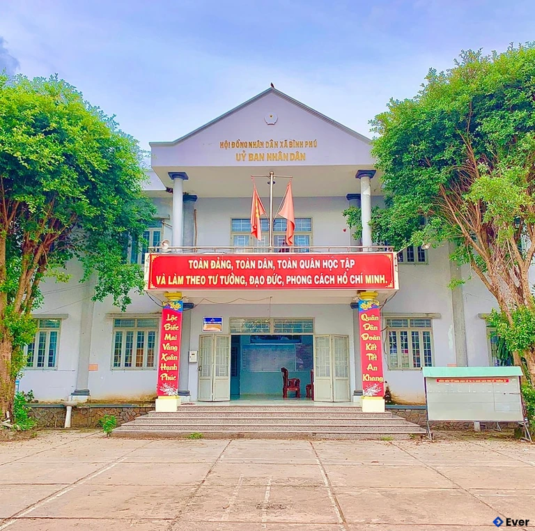 Trụ sở hành chính xã Bình Phú