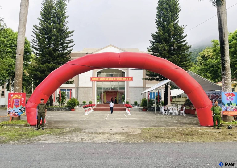 Trụ sở hành chính xã Bum Tở