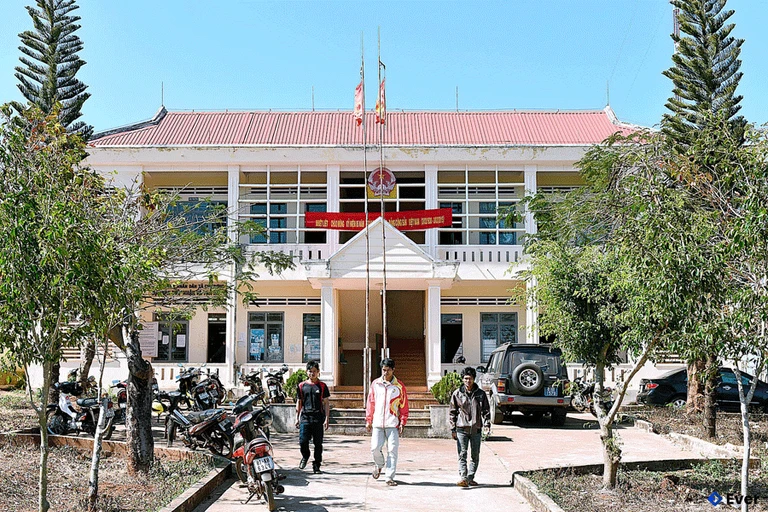 Trụ sở hành chính xã Cư Pơng