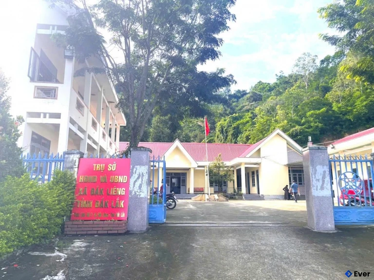 Trụ sở hành chính xã Đắk Liêng