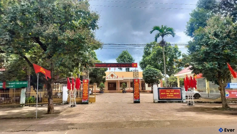 Trụ sở hành chính xã Dur Kmăl