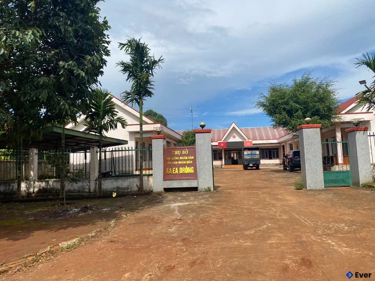 Trụ sở hành chính xã Ea Drông