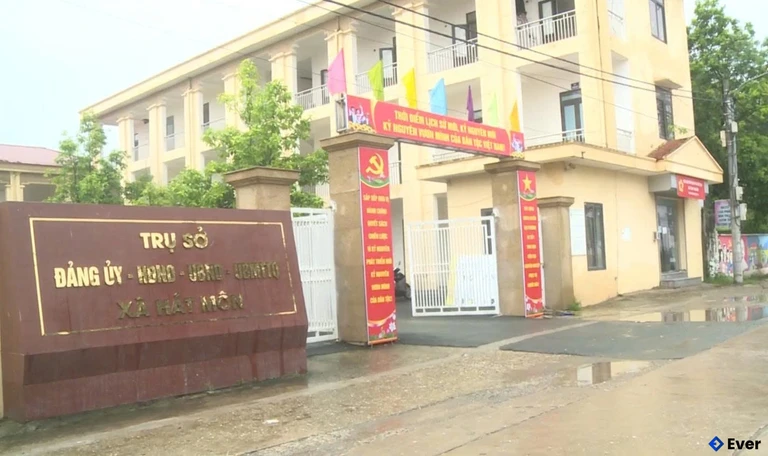Trụ sở hành chính xã Hát Môn