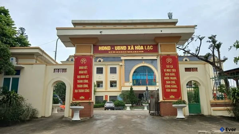 Trụ sở hành chính xã Hòa Lạc