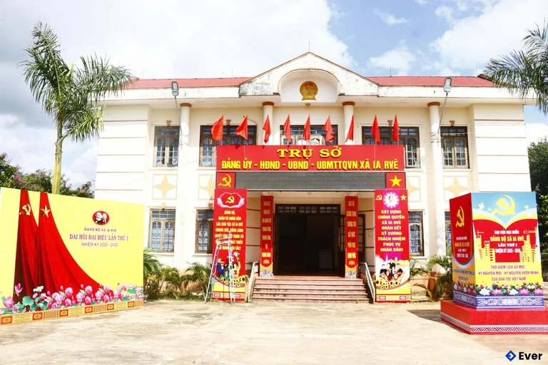 Trụ sở hành chính xã Ia Rvê