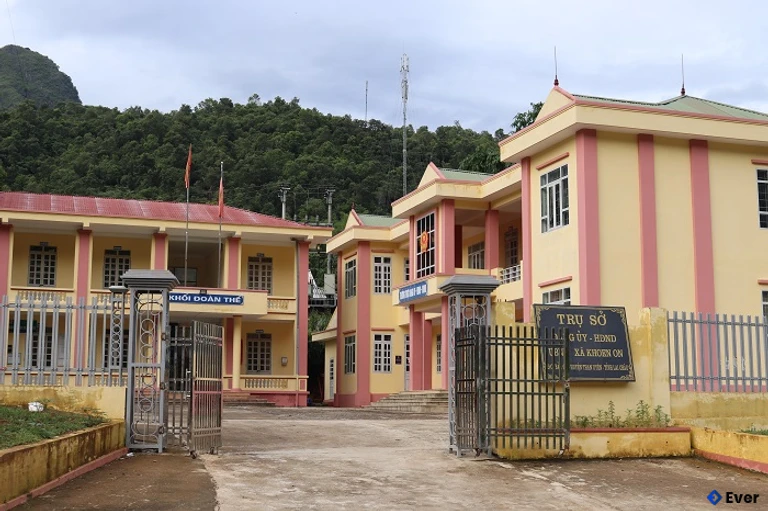 Trụ sở hành chính xã Khoen On