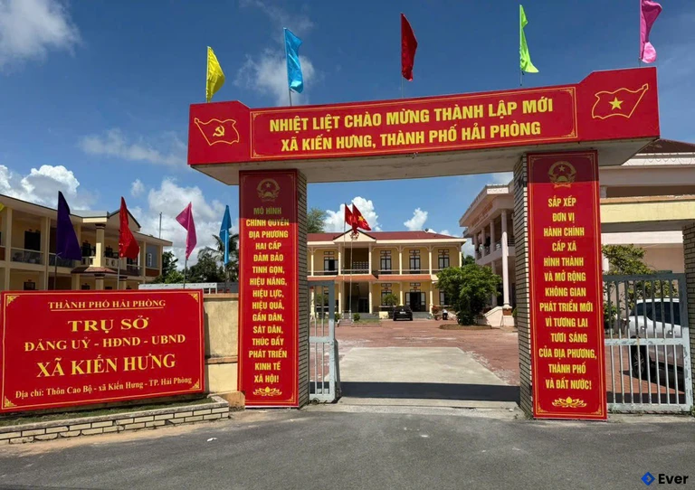 Trụ sở hành chính xã Kiến Hưng