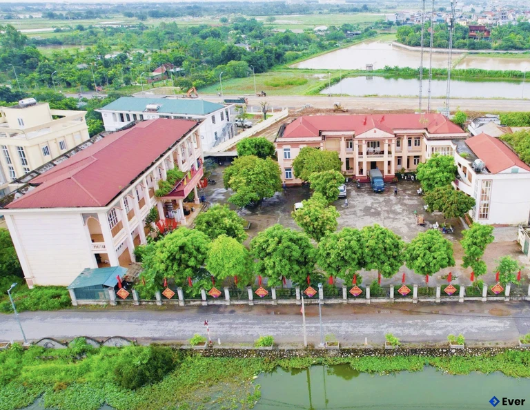 Trụ sở hành chính xã Kiều Phú