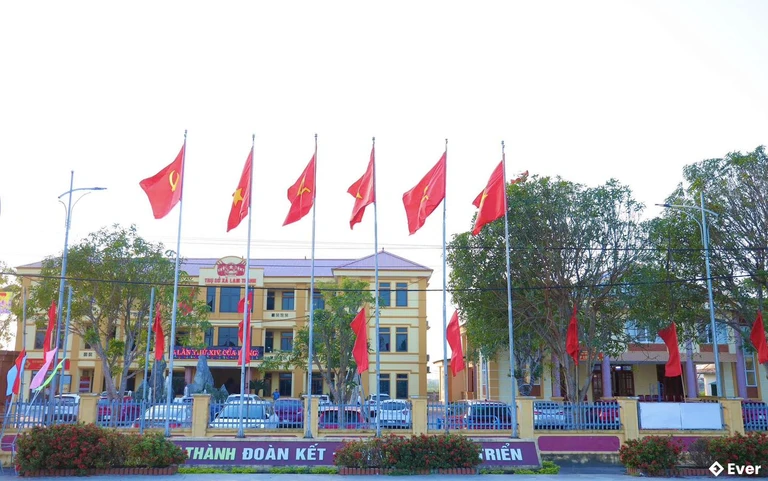 Trụ sở hành chính xã Lam Thành sau sáp nhập