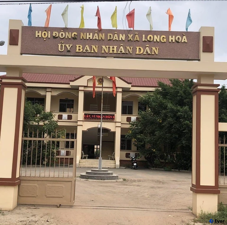 Trụ sở hành chính xã Long Hòa