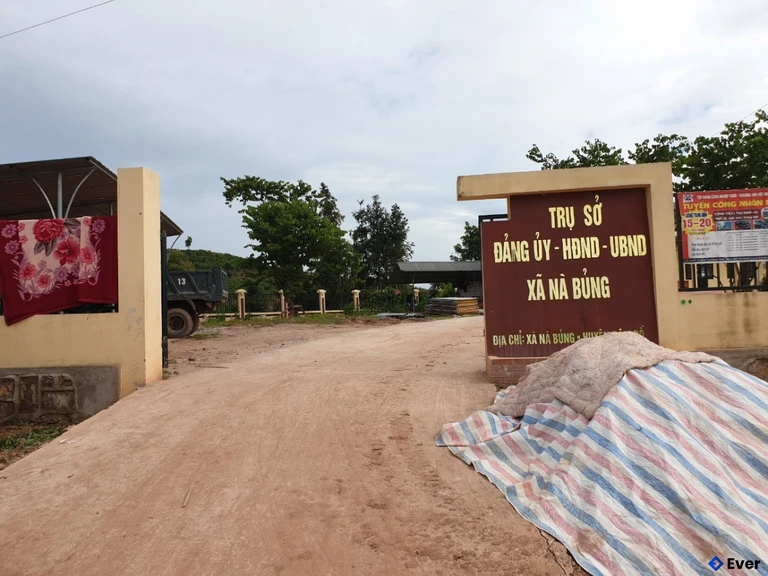 Trụ sở hành chính xã Nà Bủng