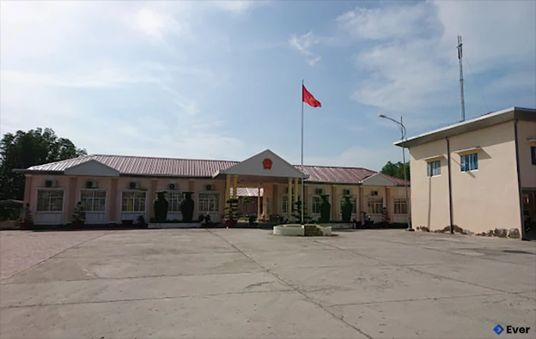 Trụ sở hành chính xã Năm Căn