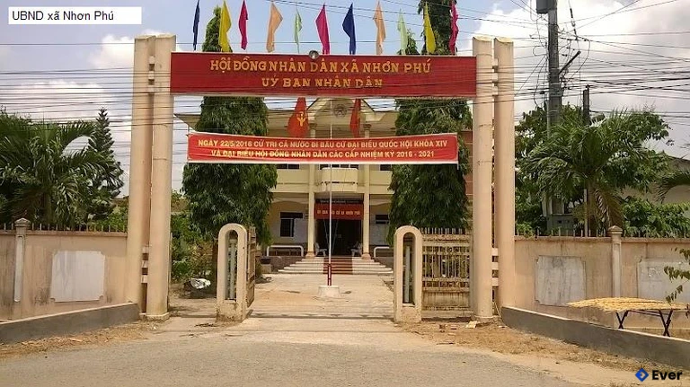 Trụ sở hành chính xã Nhơn Phú