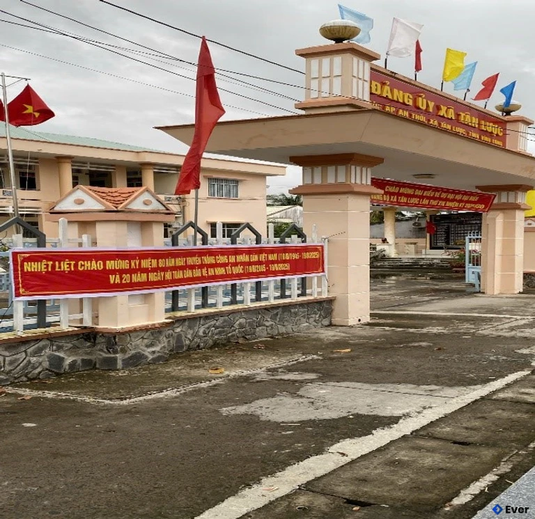 Trụ sở hành chính xã Tân Lược