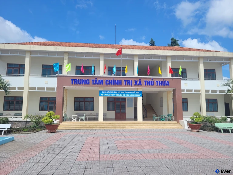 Trụ sở hành chính xã Thủ Thừa sau sáp nhập