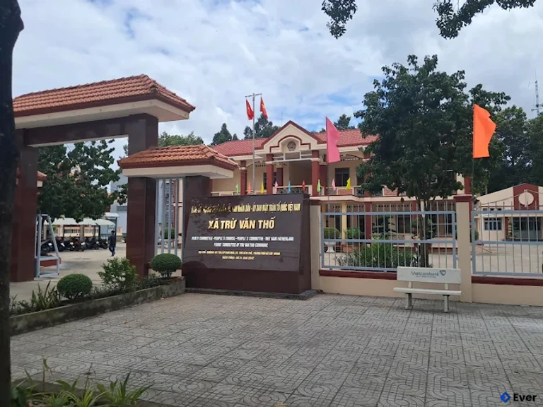 Trụ sở hành chính xã Trừ Văn Thố