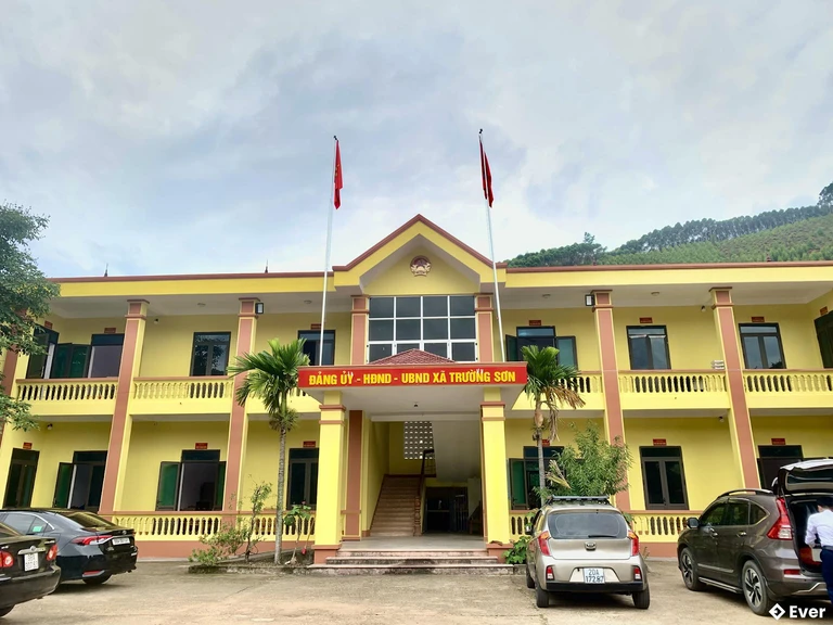 Trụ sở hành chính xã Trường Sơn sau sáp sáp nhập