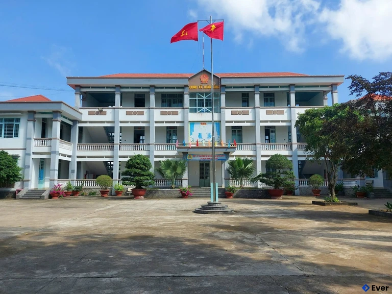 Trụ sở hành chính xã Xuân Đông