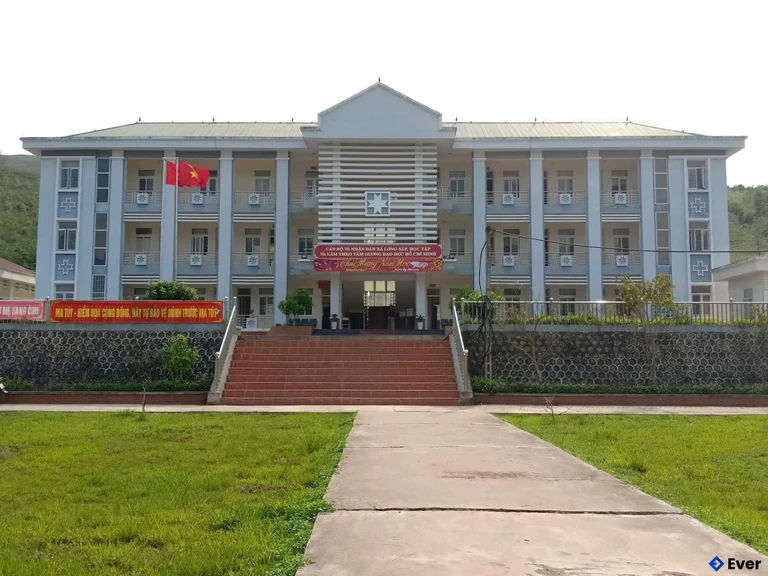 Trụ sở UBND xã Lóng Sập sau sáp nhập