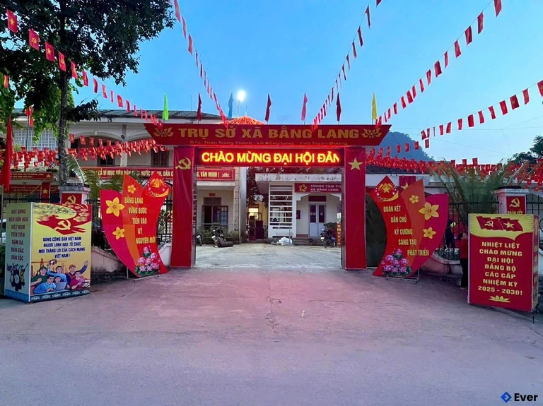 Trung tâm hành chính xã Bằng Lang, Tuyên Quang