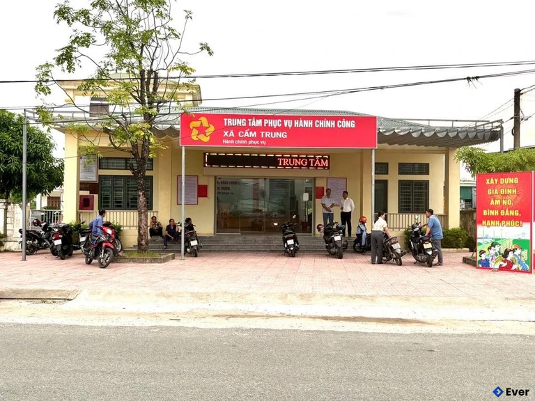 Trung tâm hành chính xã Cẩm Trung, Hà Tĩnh