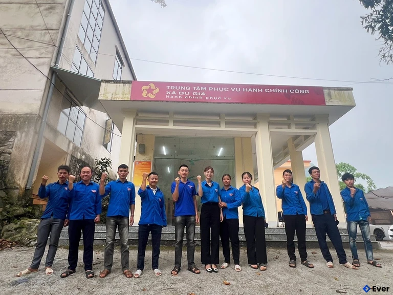 Trung tâm hành chính xã Du Già, Tuyên Quang