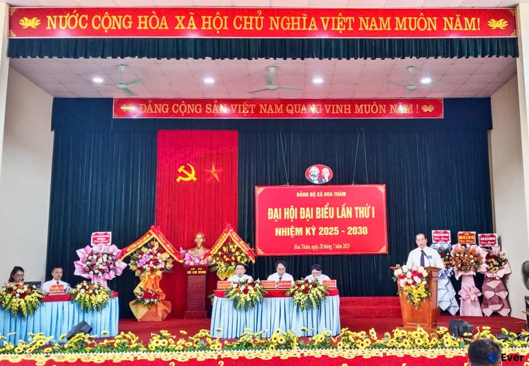 Trung tâm hành chính xã Hoa Thám