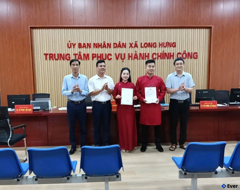 Trung tâm hành chính xã Long Hưng, Hưng Yên