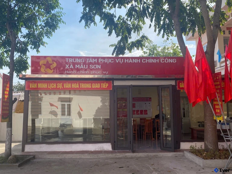 Trung tâm hành chính xã Mẫu Sơn