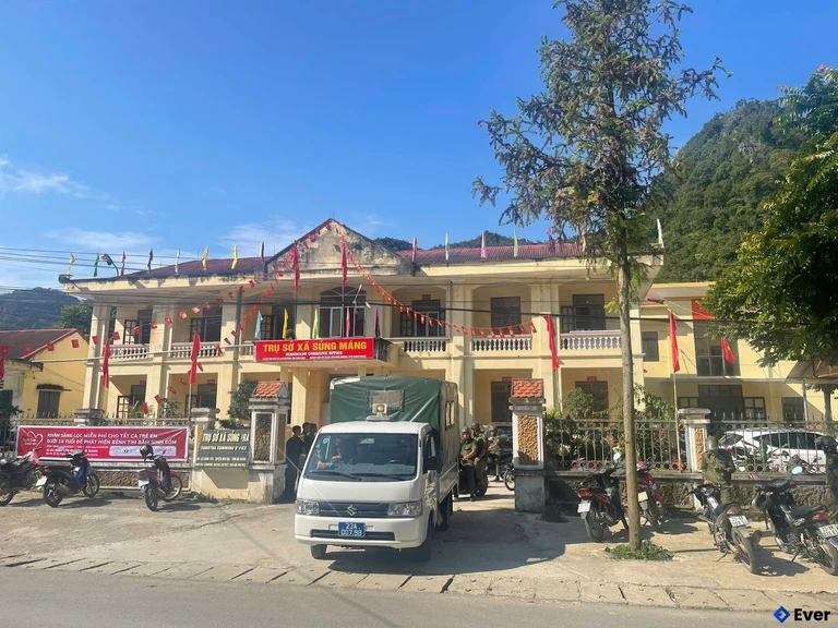 Trung tâm hành chính xã Sủng Máng, Tuyên Quang