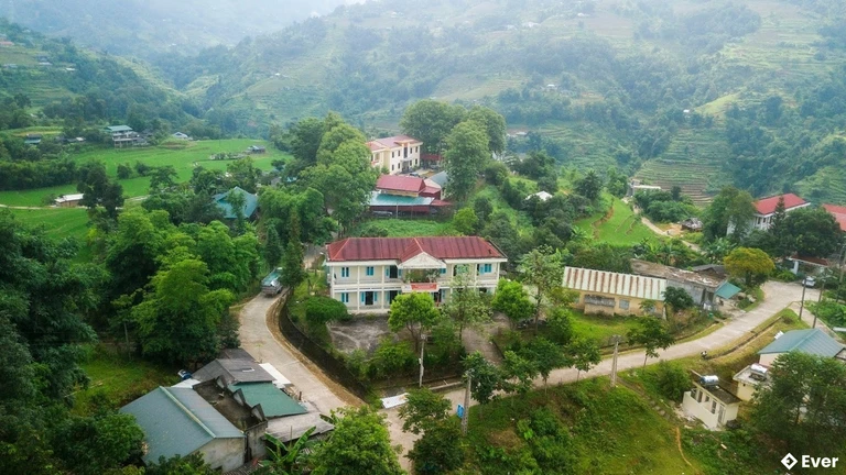 Trung tâm hành chính xã Tân Tiến, Tuyên Quang