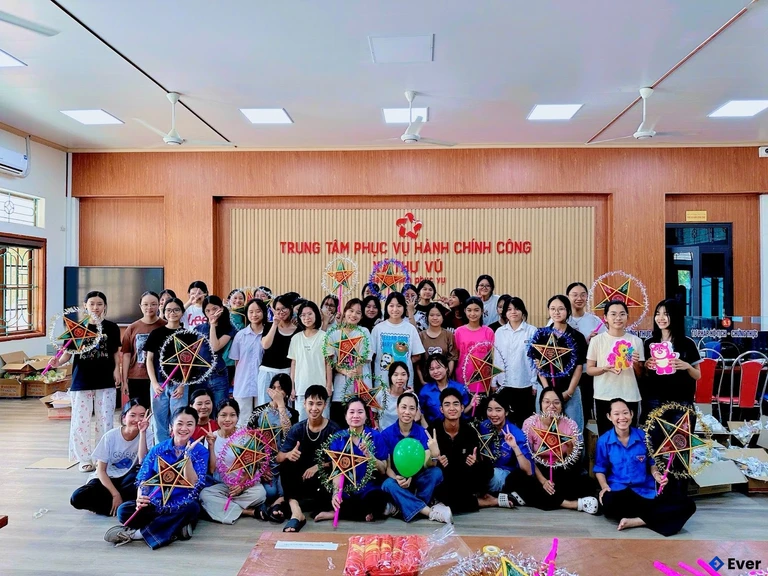 Trung tâm hành chính xã Thư Vũ, Hưng Yên