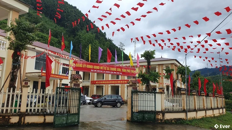 Trung tâm hành chính xã Trung Sơn, Phú Thọ