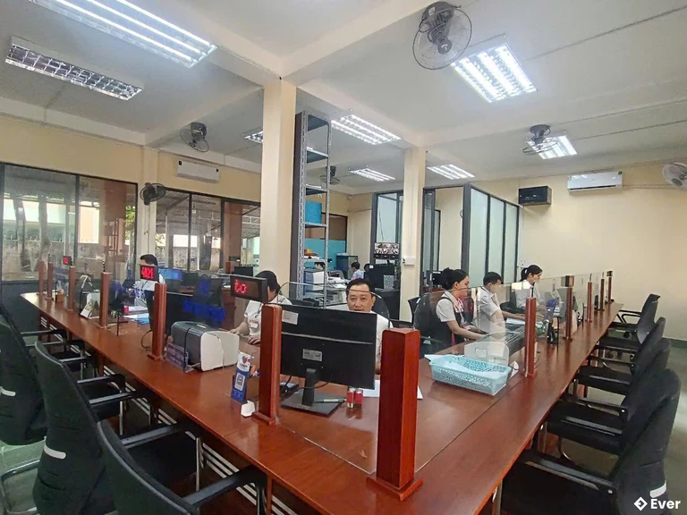 Trung tâm phục vụ hành chính công xã An Nhơn Tây ngày đầu đi vào hoạt động sau sáp nhập