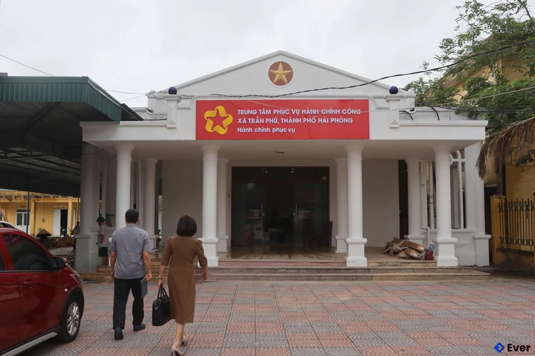 Trung tâm phục vụ hành chính công xã Trần Phú