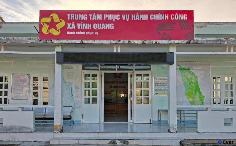 Trung tâm phục vụ hành chính công xã Vĩnh Quang