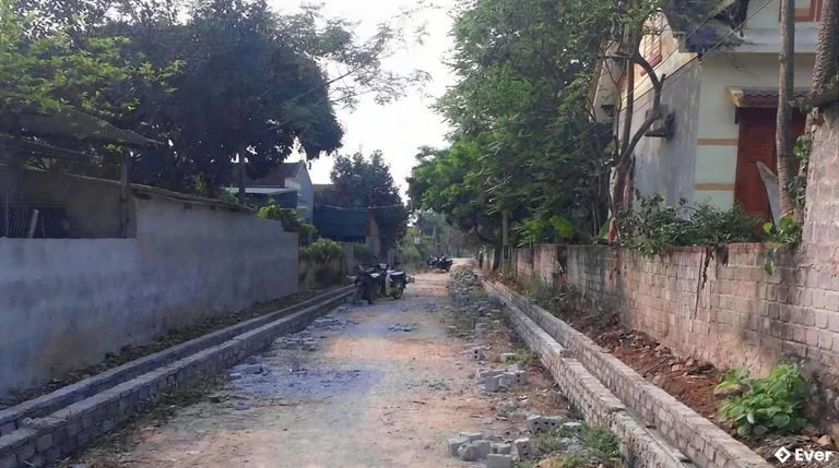 Tuyến đường bê tông giao thông liên thôn, đang dần hoàn thiện tại xã Yên Phú